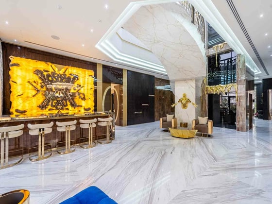 Expansive Luxury Mansion | Full Lake View, picture 8