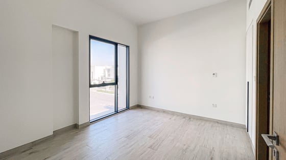 Spacious villa in Al Furjan with amenities within reach, picture 11