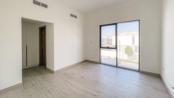 Spacious villa in Al Furjan with amenities within reach, picture 7
