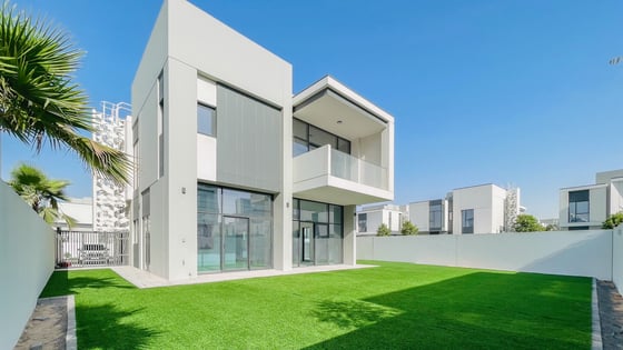 Spacious villa in Al Furjan with amenities within reach, picture 1