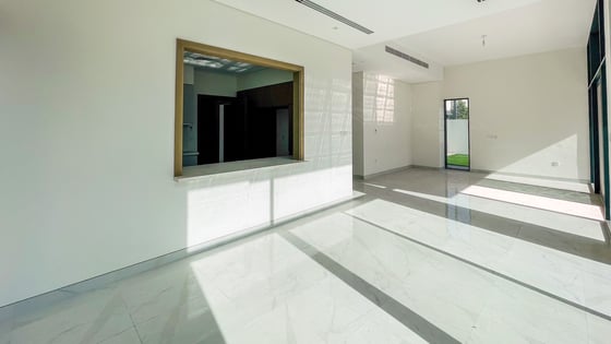 Spacious villa in Al Furjan with amenities within reach, picture 4