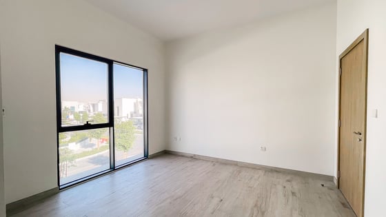 Spacious villa in Al Furjan with amenities within reach, picture 8