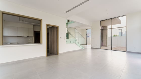 Brand new townhouse in Al Furjan with modern design, picture 2
