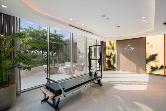 Design-Led Beachfront Living | 2BR Apartment, picture 18