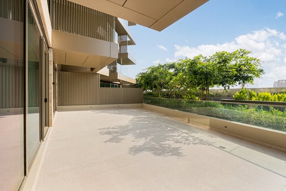 Design-Led Beachfront Living | 2BR Apartment, picture 13
