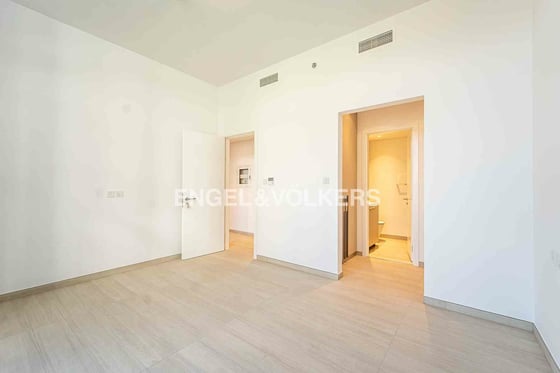 Ready to Move In | Modern and Spacious Unit , picture 6