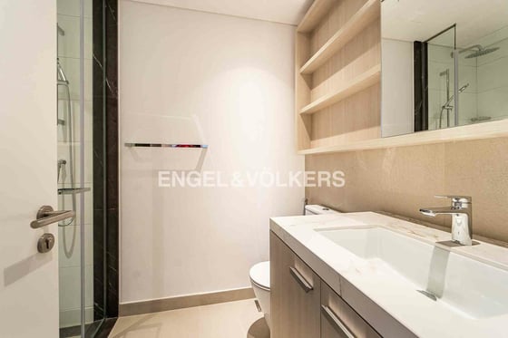 Ready to Move In | Modern and Spacious Unit , picture 11