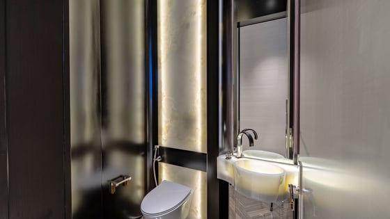 Refined Apartment at Waldorf Astoria Residences, picture 19