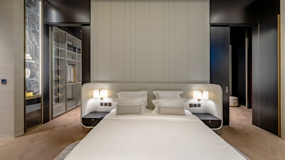 Refined Apartment at Waldorf Astoria Residences, picture 12