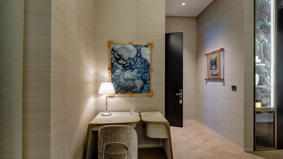 Refined Apartment at Waldorf Astoria Residences, picture 15