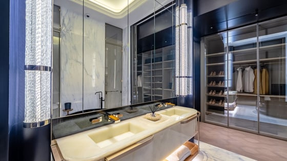 Refined Apartment at Waldorf Astoria Residences, picture 18