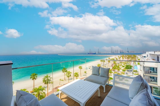 The Penthouse | Private Beach | Seafront Living, picture 1