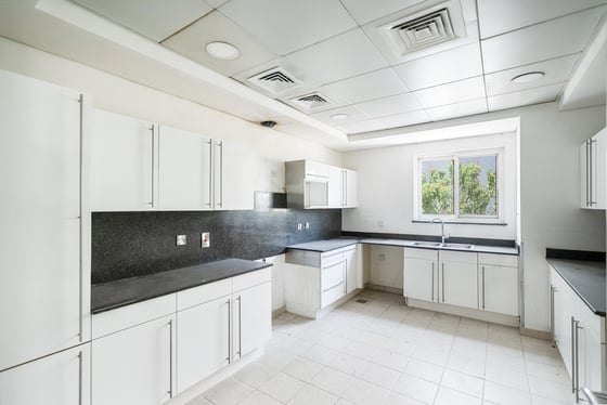 ** Renovation Opportunity | Entertainment Foyer **, picture 14