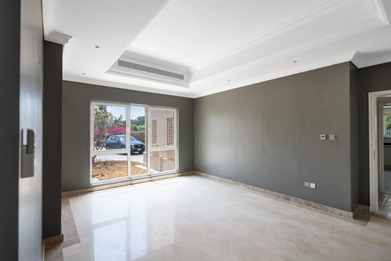** Renovation Opportunity | Entertainment Foyer **, picture 10