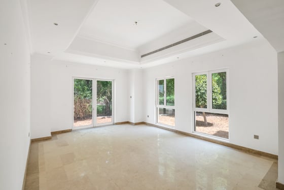 ** Renovation Opportunity | Entertainment Foyer **, picture 8