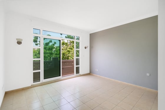 ** Renovation Opportunity | Entertainment Foyer **, picture 24