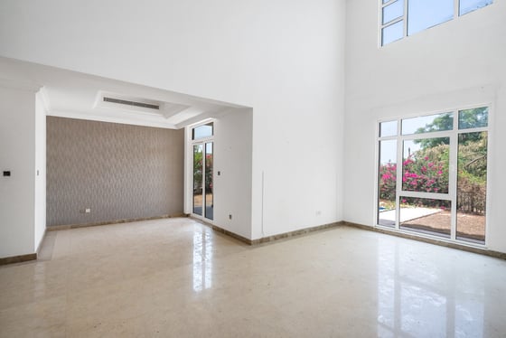 ** Renovation Opportunity | Entertainment Foyer **, picture 6