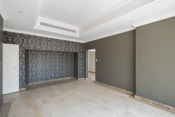 ** Renovation Opportunity | Entertainment Foyer **, picture 13