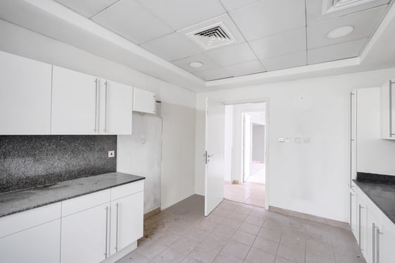** Renovation Opportunity | Entertainment Foyer **, picture 15