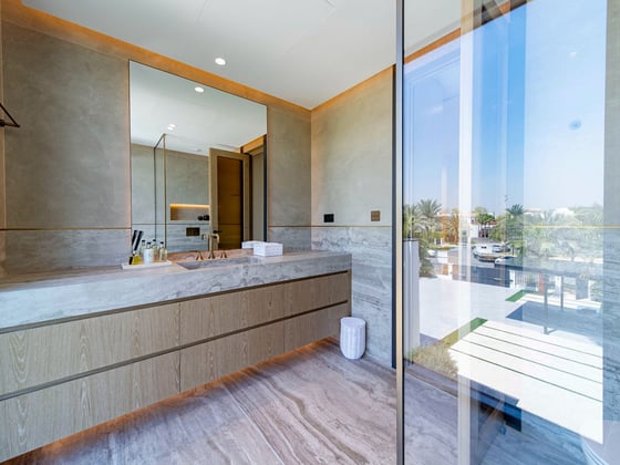 Exquisite Waterfront Villa in Jumeirah Islands, picture 13
