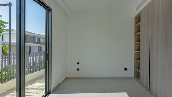 Luxury Corner Home | Near Park and Pool | Warranty, picture 10