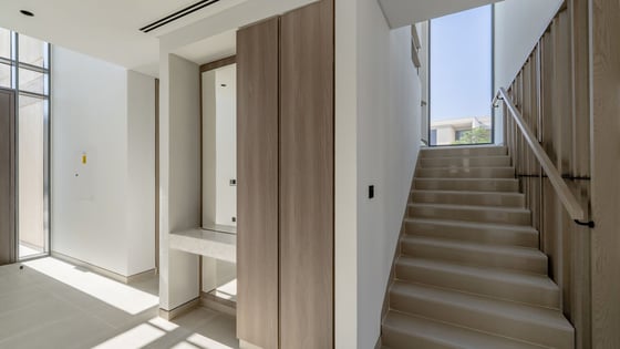 Luxury Corner Home | Near Park and Pool | Warranty, picture 14