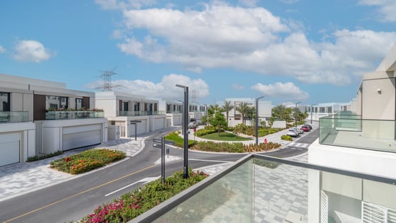 Elegant Villa in Mohammed Bin Rashid City, picture 1