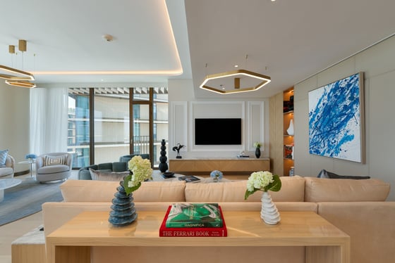 Luxurious 3 Bed Apartment in Bvlgari Residences, picture 6