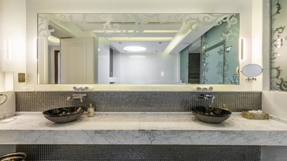 Majestic Villa for Sale In Emirates HIlls, picture 10