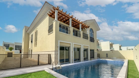 Stunning Luxury Villa | Prime Location | District One Phase III, picture 1