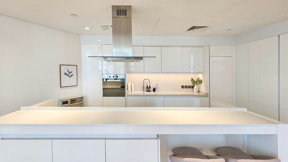 Upgraded apartment in Bluewaters with amazing sea views, picture 6
