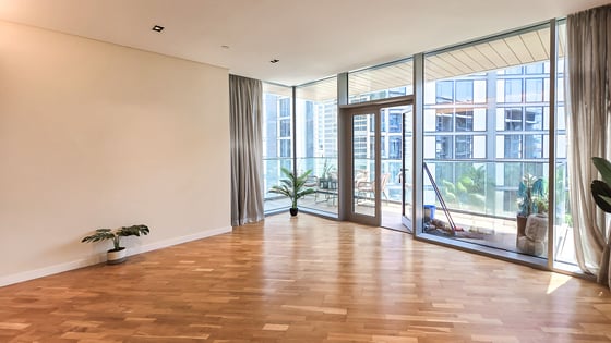 Upgraded apartment in Bluewaters with amazing sea views, picture 5