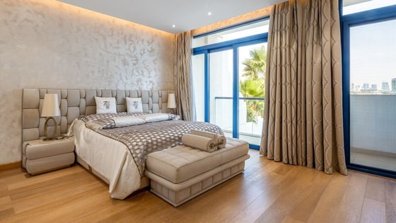 Luxurious villa in Palm Jumeirah with beach access, picture 7