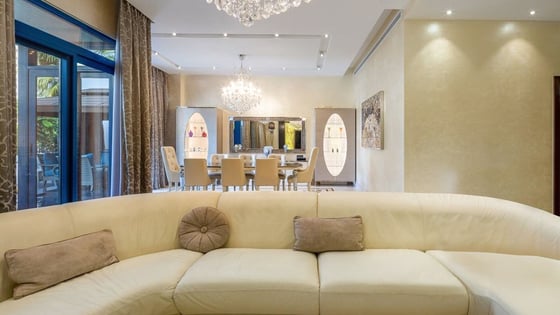 Luxurious villa in Palm Jumeirah with beach access, picture 3