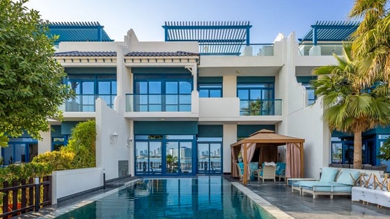 Luxurious villa in Palm Jumeirah with beach access, picture 1
