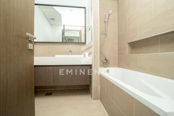 VACANTN | SEA and BURJ VIEW | PRIME LOCATION, picture 39