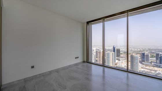 Luxury Living| Stunning Waterfront view| Top Floor, picture 13