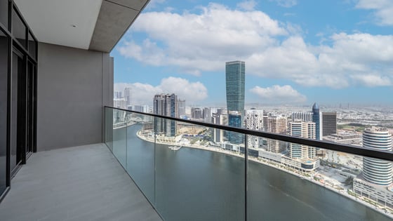 Luxury Living| Stunning Waterfront view| Top Floor, picture 17