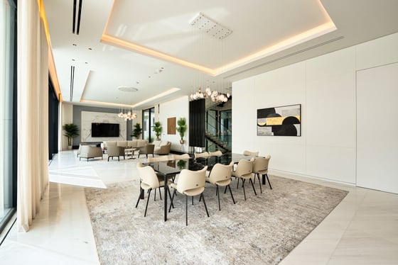 Fully Furnished| Skyline View |Prime Location, picture 3