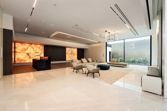 Fully Furnished| Skyline View |Prime Location, picture 24