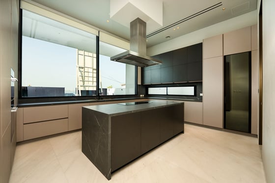 Fully Furnished| Skyline View |Prime Location, picture 6