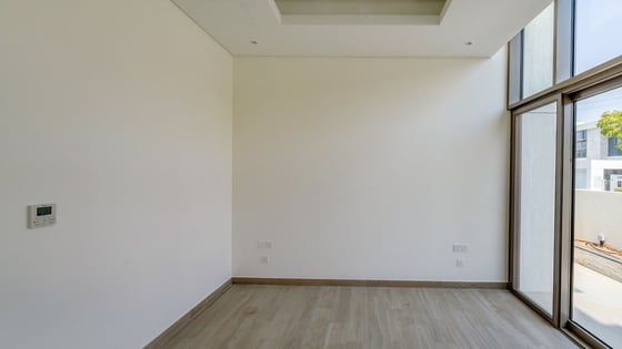 Stunning Villa in District One | Private Pool | Exquisite Marble Finishes, picture 13