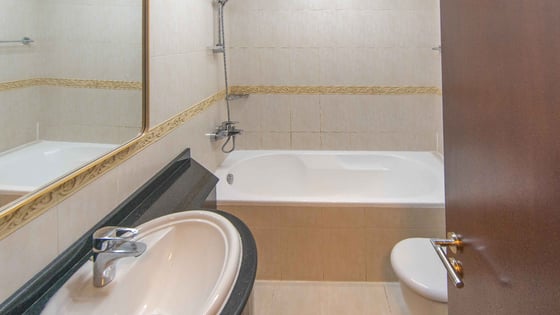 Upgraded apartment in Dubai Marina with palm views, picture 47