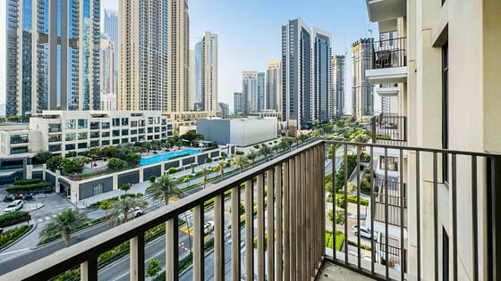 1BR in Creek Palace | Stunning Burj Khalifa Views, picture 1