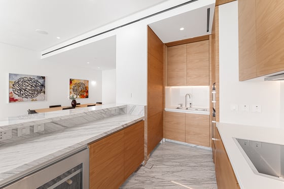 High-Floor Palm Paradise with Incredible Views, picture 13