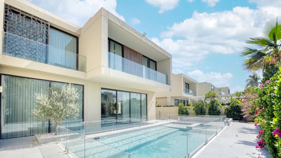 Elegant Dubai Hills Villa with Private Pool, picture 1