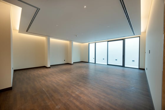 Custom Waterfront Villa | Luxury | Prime Location, picture 22