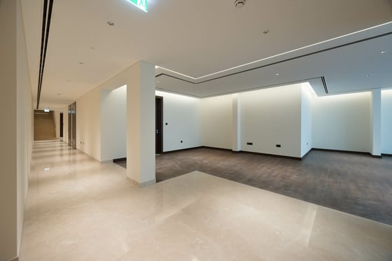 Custom Waterfront Villa | Luxury | Prime Location, picture 21