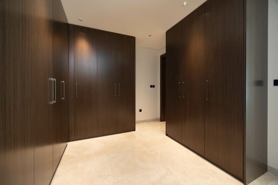 Custom Waterfront Villa | Luxury | Prime Location, picture 14