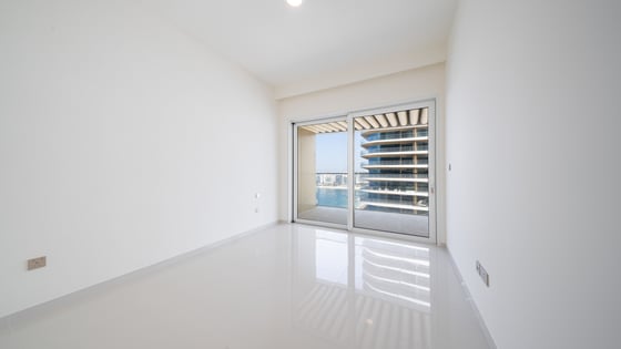 Stunning apartment in Bluewaters with full sea view, picture 5